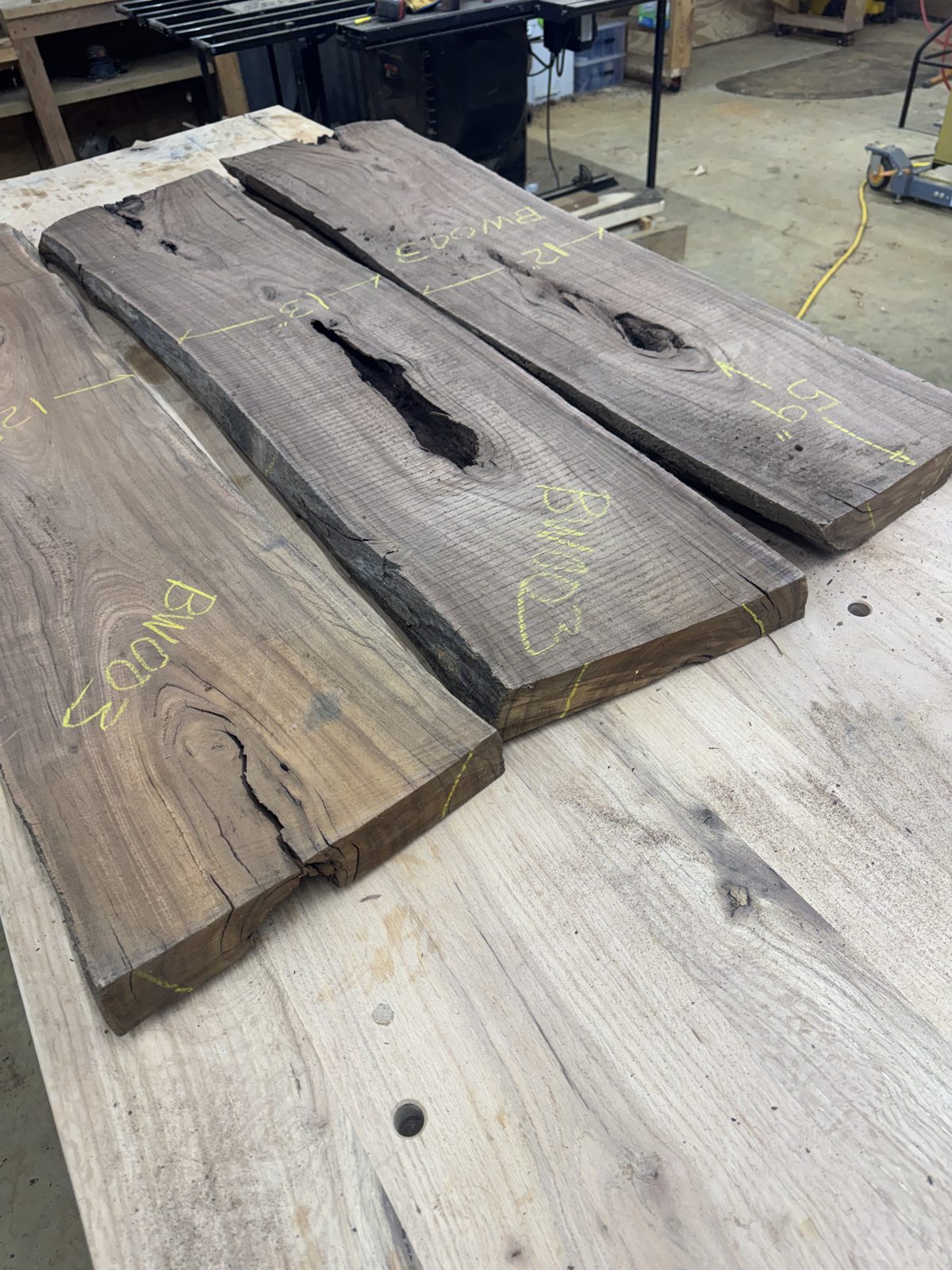 Black walnut three-way bookmatch, lot BW003, photo 1